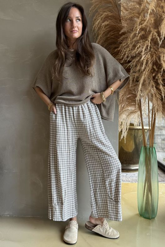 Annie Gingham Quirky 7/8 Pant Mocha